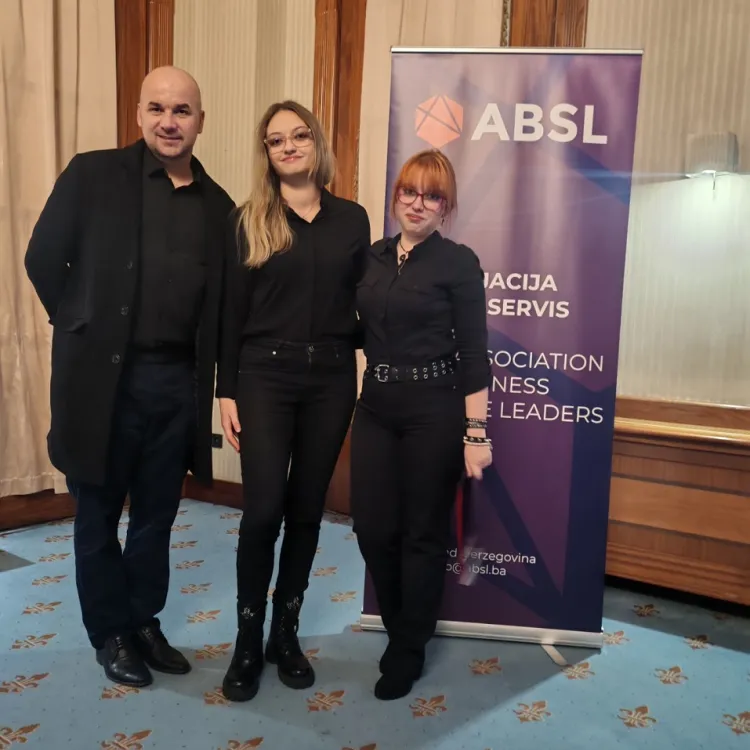 From Classroom to Industry: IUS Students Contribute to National Business Report